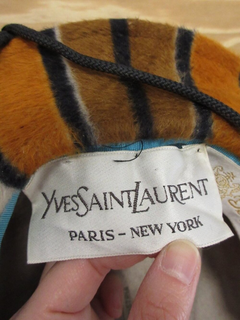 VGT Yves Saint Laurent Hat 6 YSL Faux Fur 60s 70s Festival Austrian - Picture 9 of 15